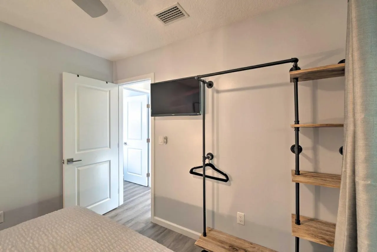 Charming Vacation Rental Close To Downtown! Sarasota Holiday home