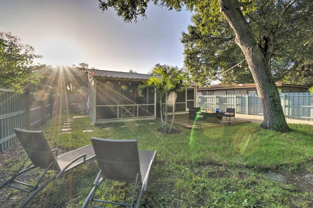 Charming Vacation Rental Close To Downtown! Sarasota Holiday home